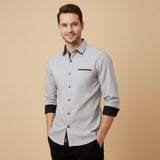 La Camisa de Hombre Gorizia con Botones y Detalles en Contraste